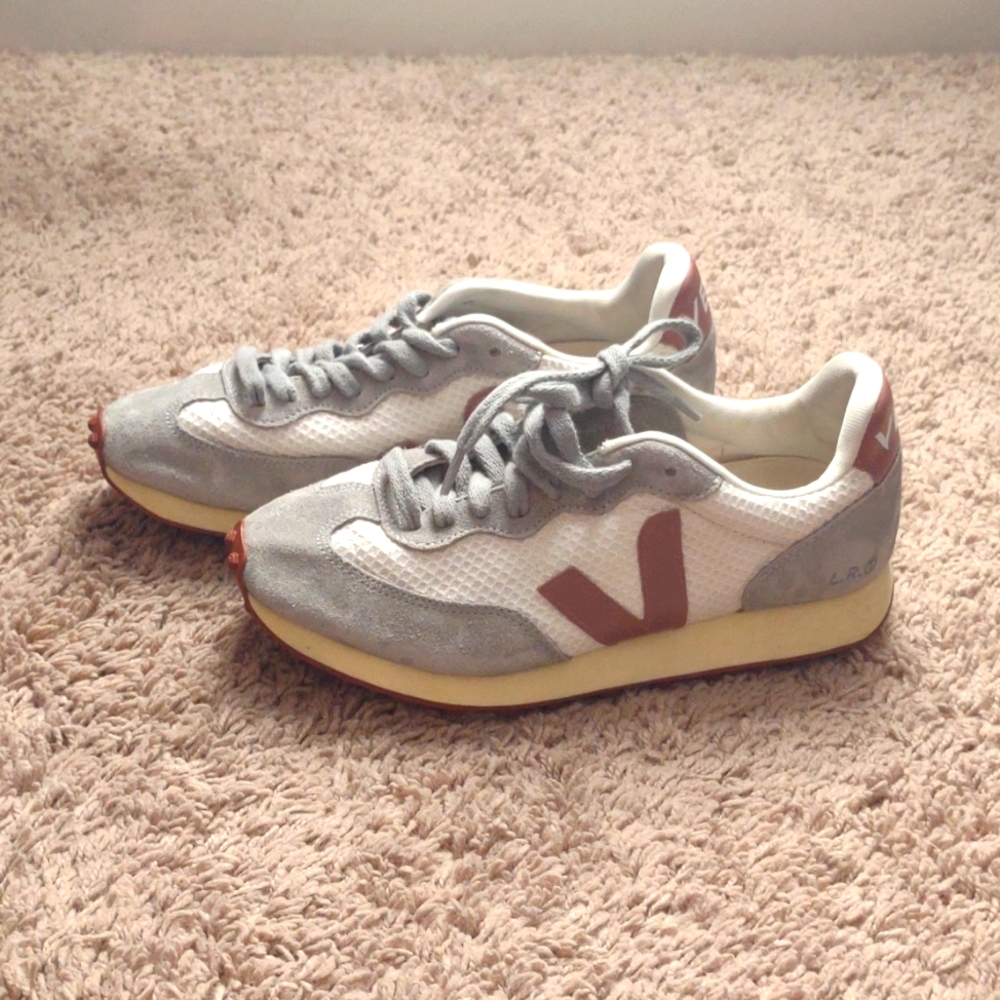 VEJA sneakers size 6